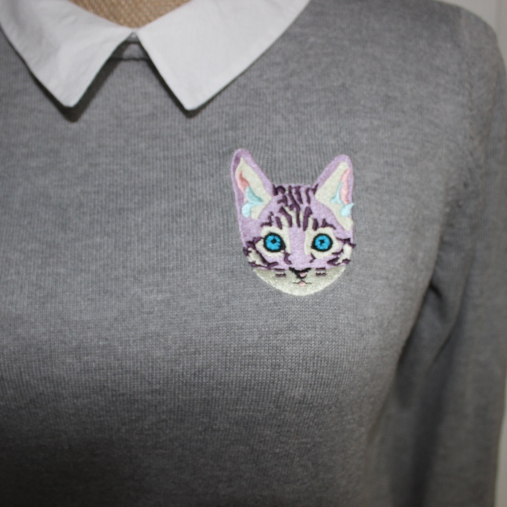 GSX collared cat sweater